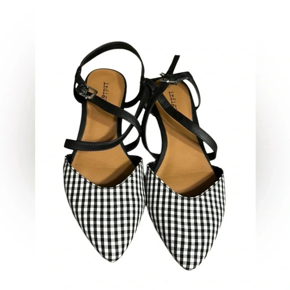 indigo Rd  shoes, women size 6 .Black,white , checkered,flats,strappy , buckle - Picture 1 of 11